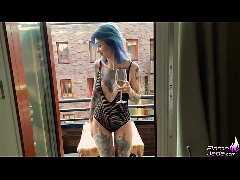 ❤️ Nwa agbọghọ mara mma na-aṅụ mmanya na-ekpo ọkụ na-ekpo ọkụ n'okpuru mbara igwe mepere emepe ❤️❌ Anal video